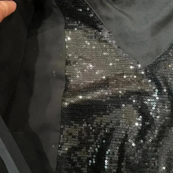 ❤️2/$30❤️[L]Annabelle black sequinned V neck short sleeve Party Blouse - Picture 3 of 6